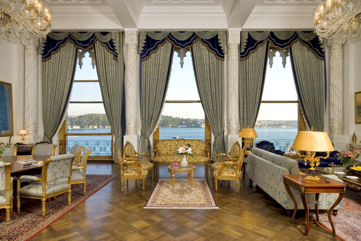 Sultan Suite Living Room